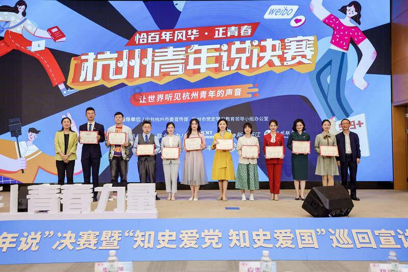 救援摄影师男孩